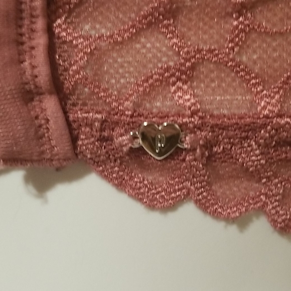 Victoria Secret lace bralette small - Picture 3 of 7